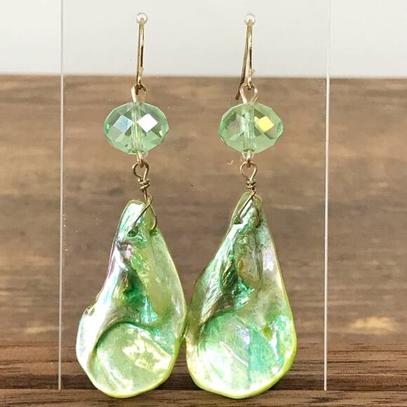 Mother Of Pearl Shell AB Crystal Glass Faceted Bead Gold Tone Drop Earring Green - Picture 3 of 15
